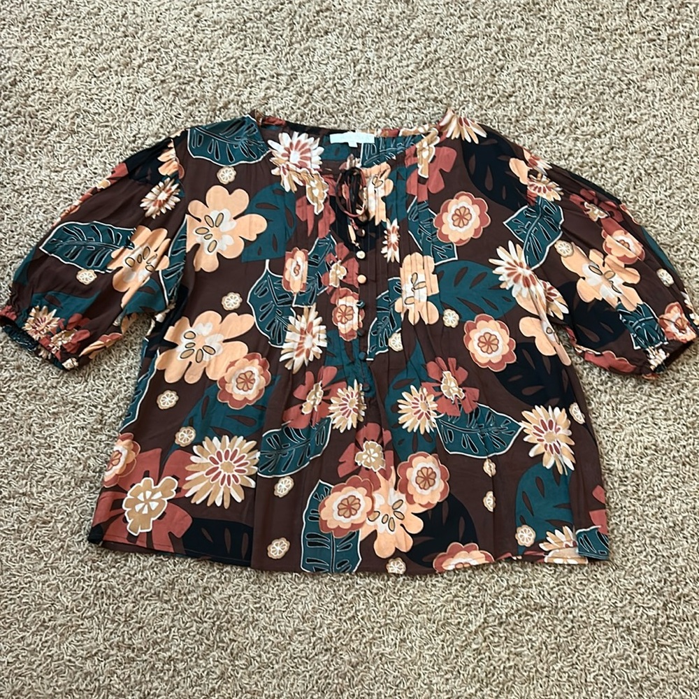 NWOT Olivaceous top